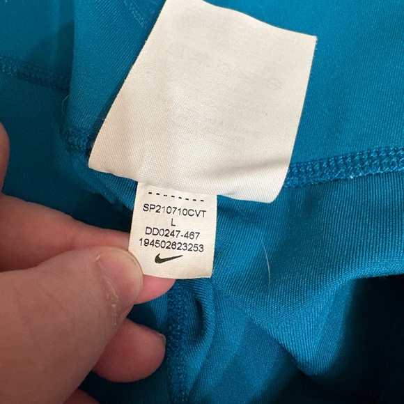 Nike Dri-Fit Women’s Leggings, Large - Picture 3 of 7